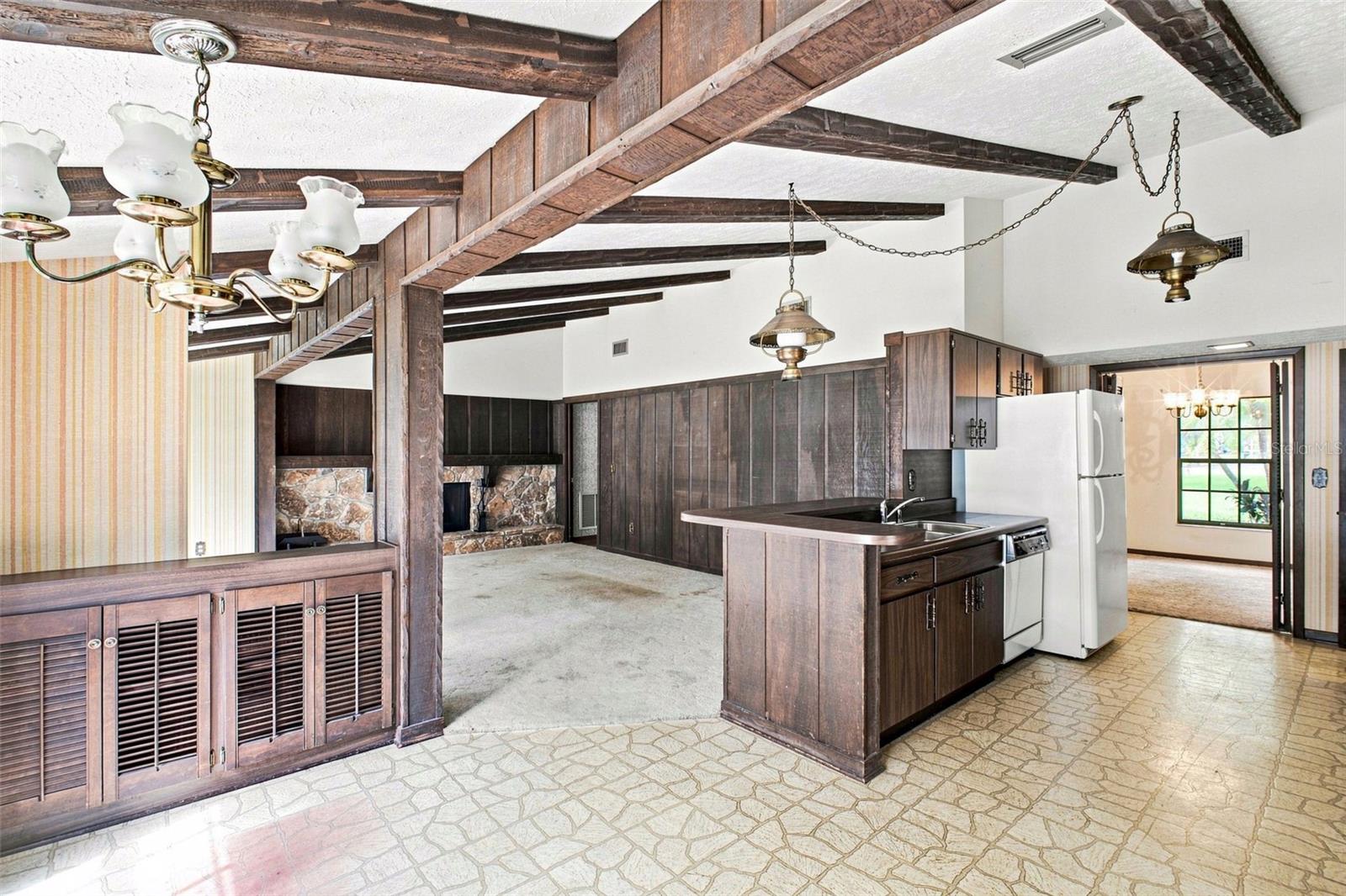 15301 LAKE MAURINE DR