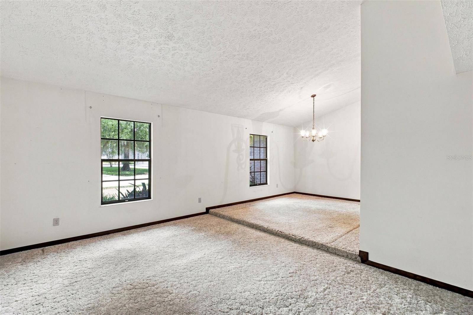 15301 LAKE MAURINE DR