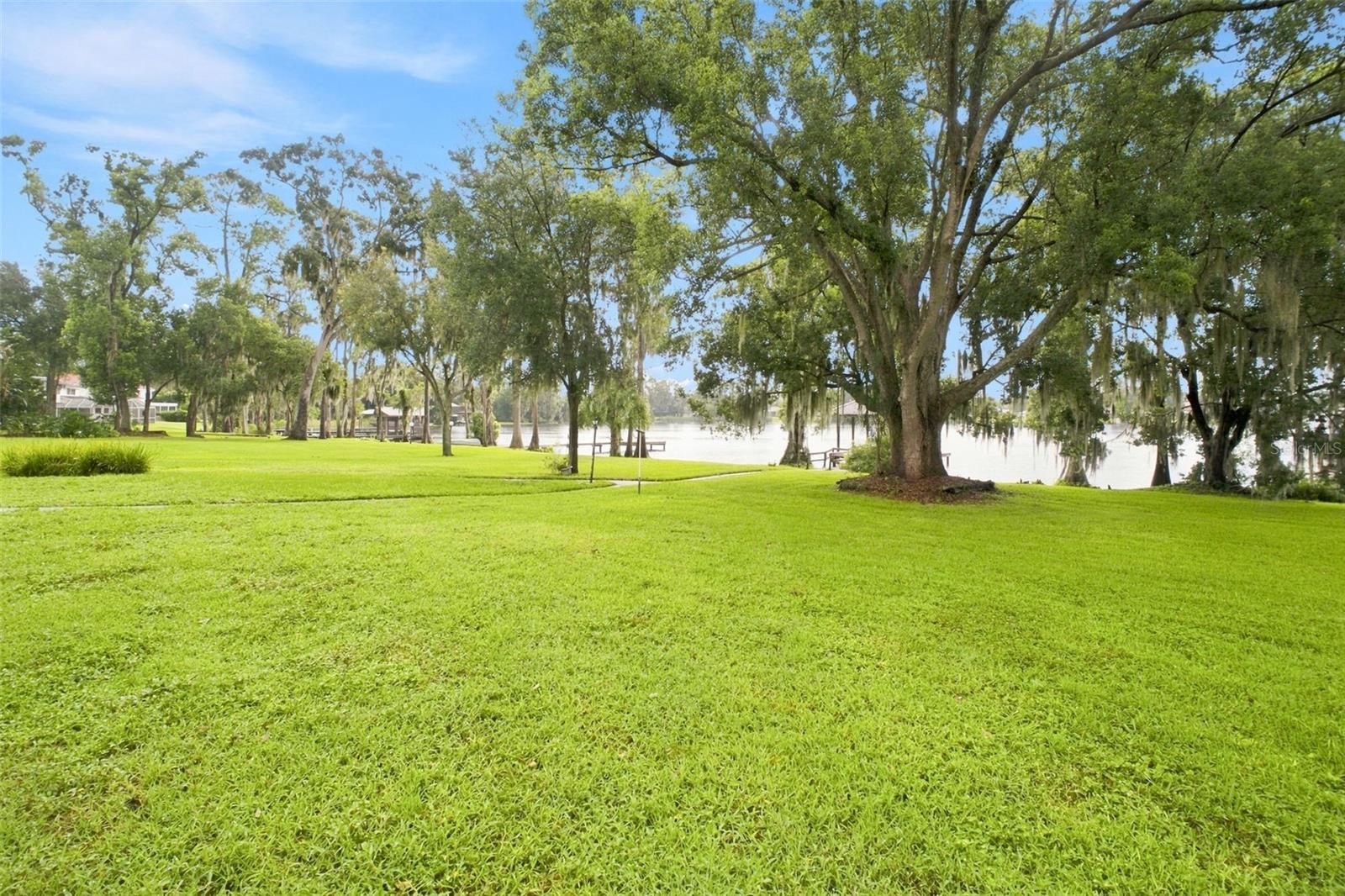 15301 LAKE MAURINE DR