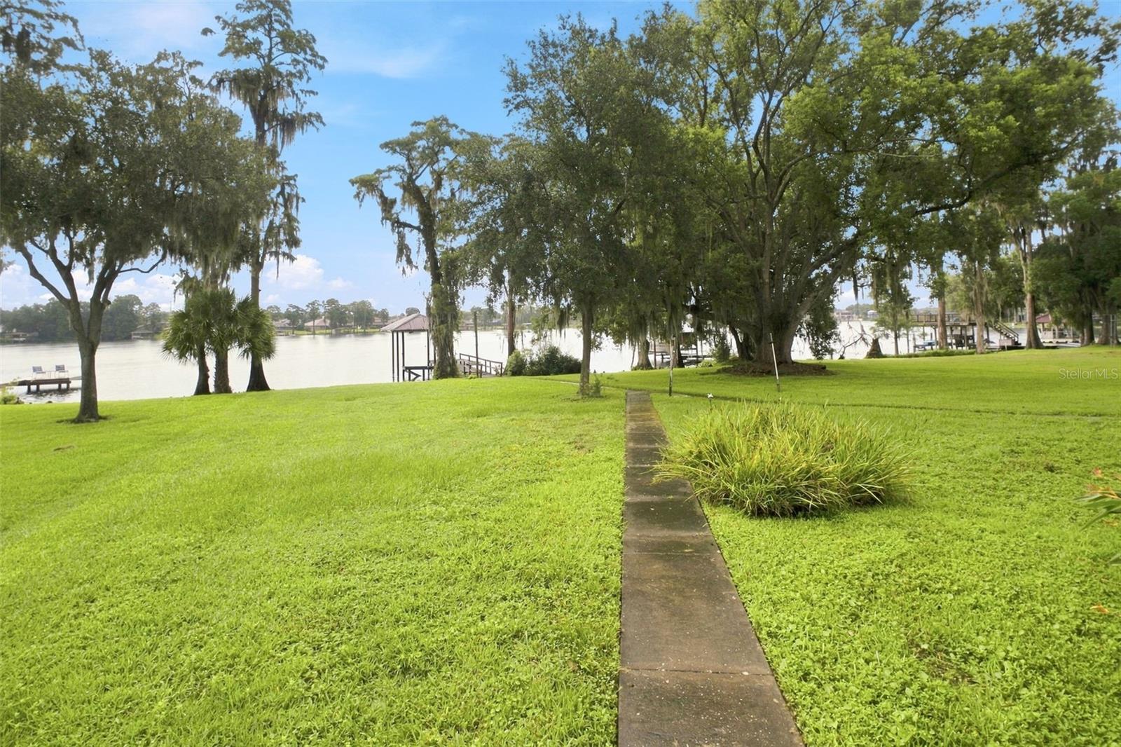 15301 LAKE MAURINE DR