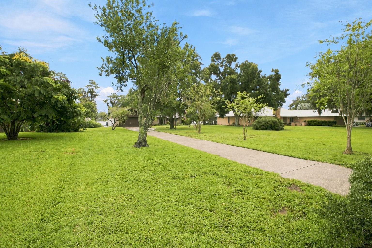 15301 LAKE MAURINE DR