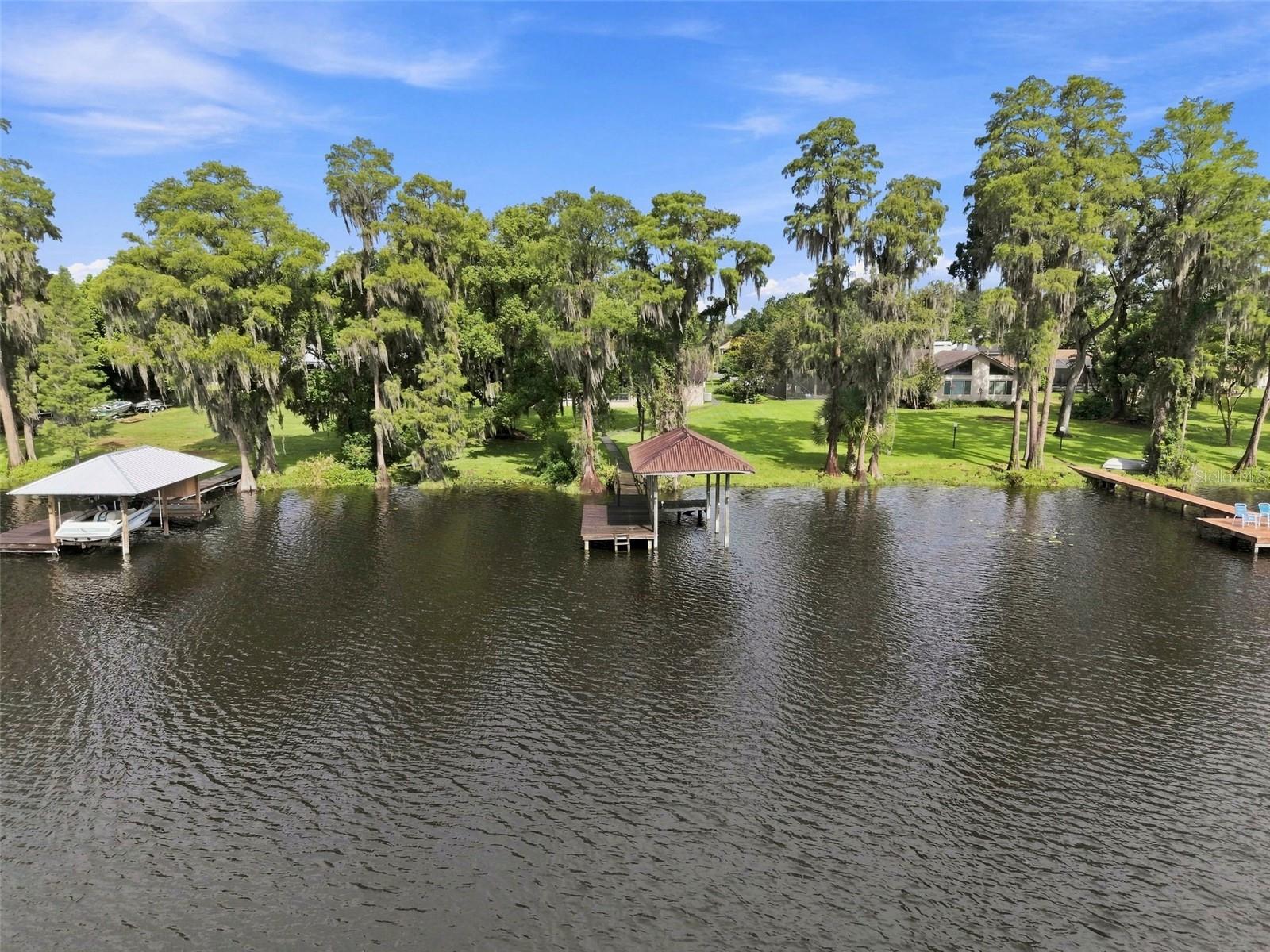 15301 LAKE MAURINE DR