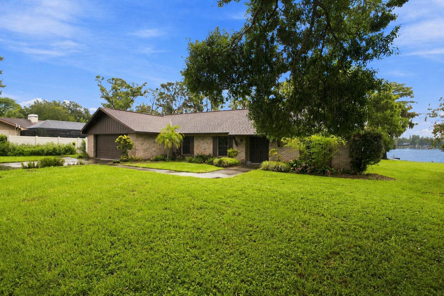 15301 LAKE MAURINE DR