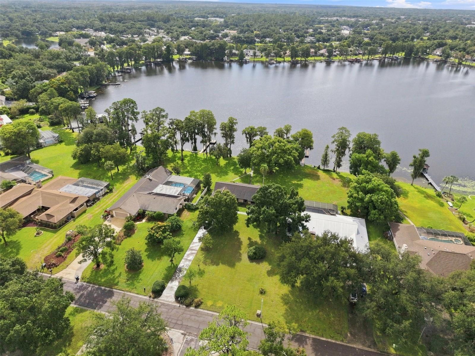 15301 LAKE MAURINE DR