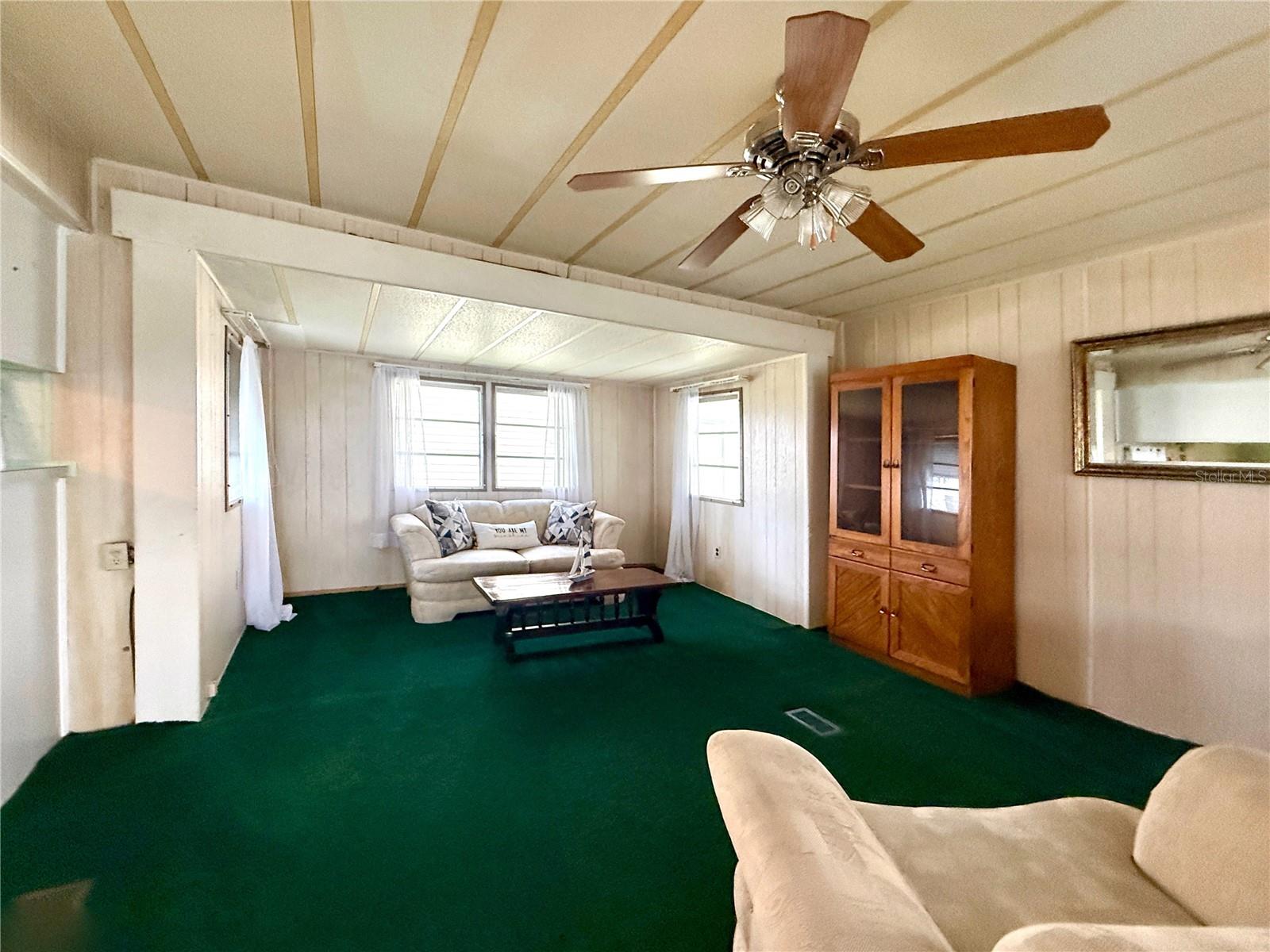 116 W SAINT JOHNS WAY