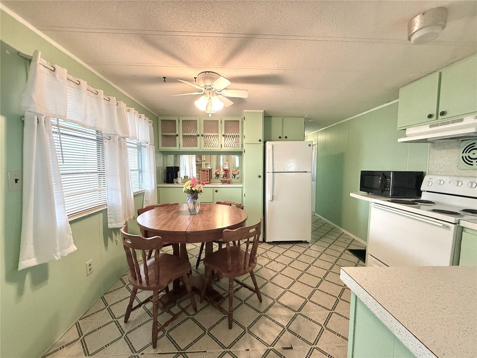 116 W SAINT JOHNS WAY