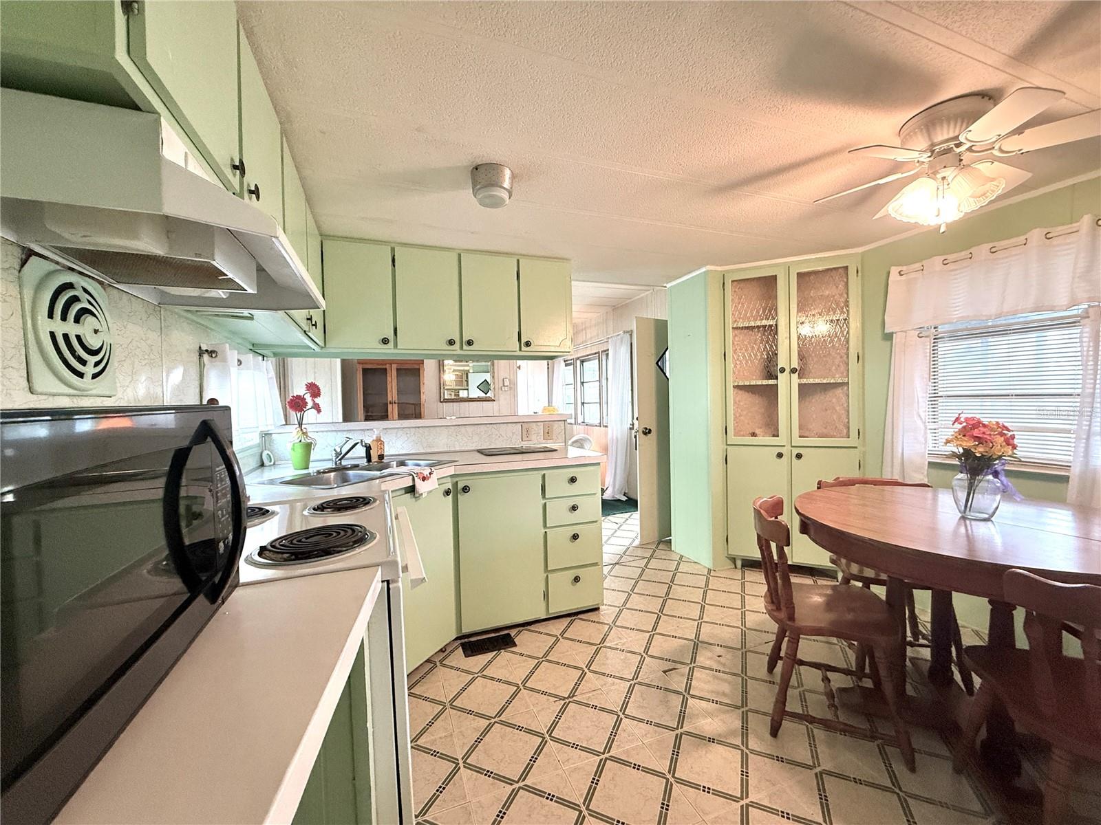 116 W SAINT JOHNS WAY