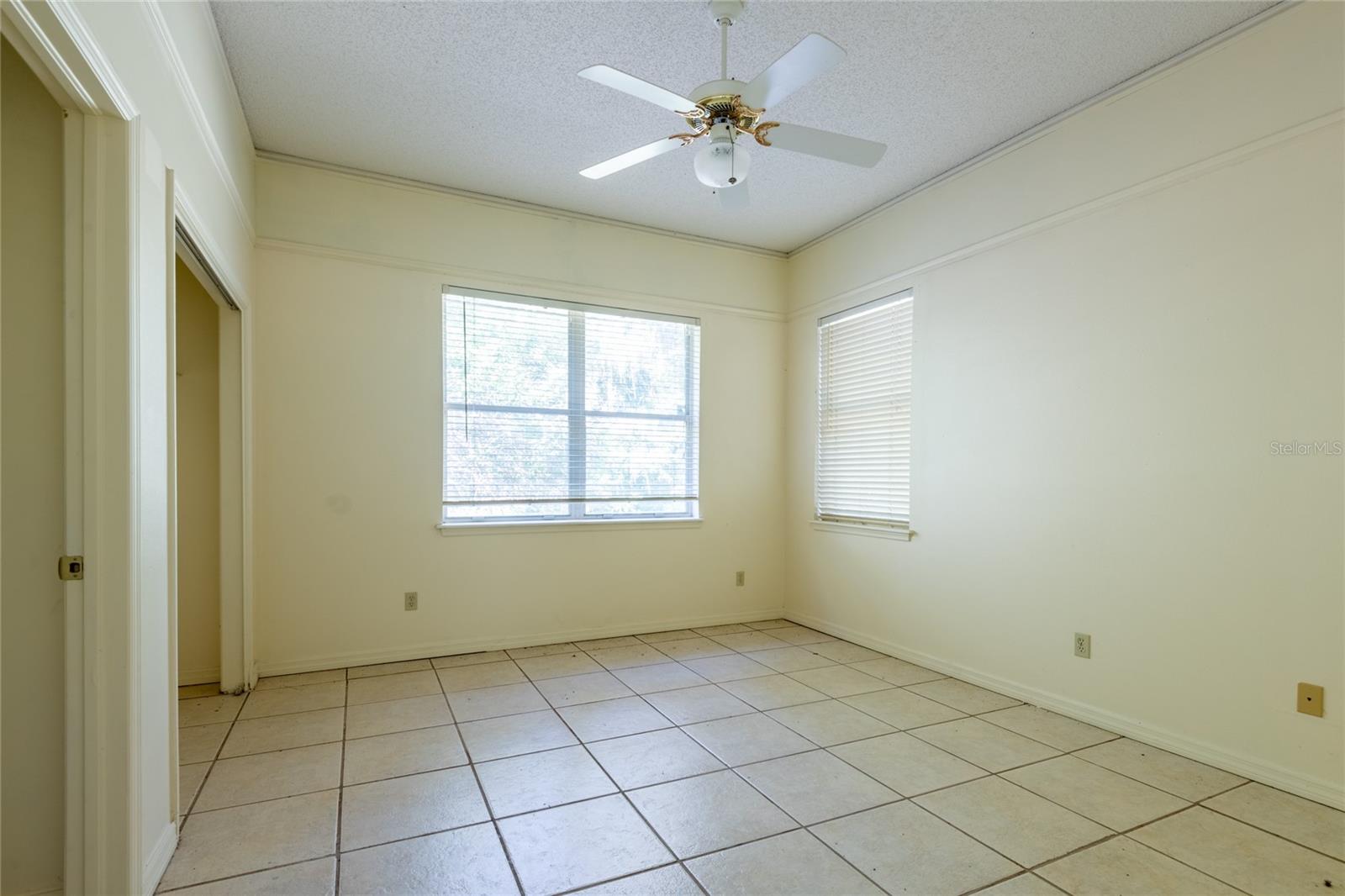 5135 COLLIER PKWY