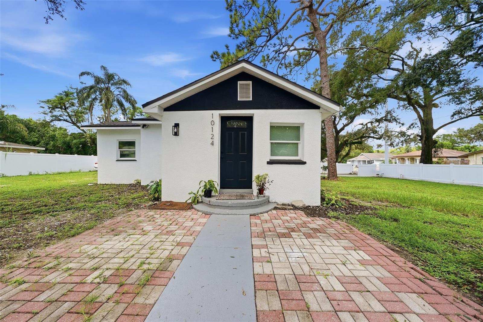 10124 N HYACINTH AVE