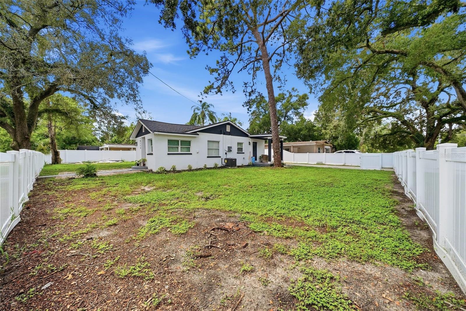 10124 N HYACINTH AVE