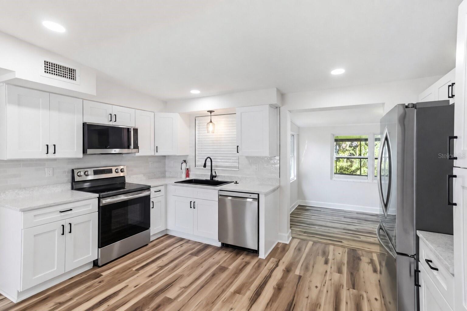 1806 DIERKER DR