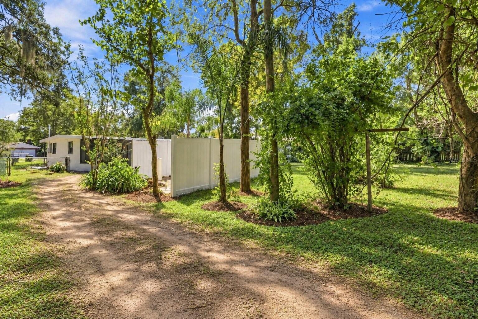 1806 DIERKER DR