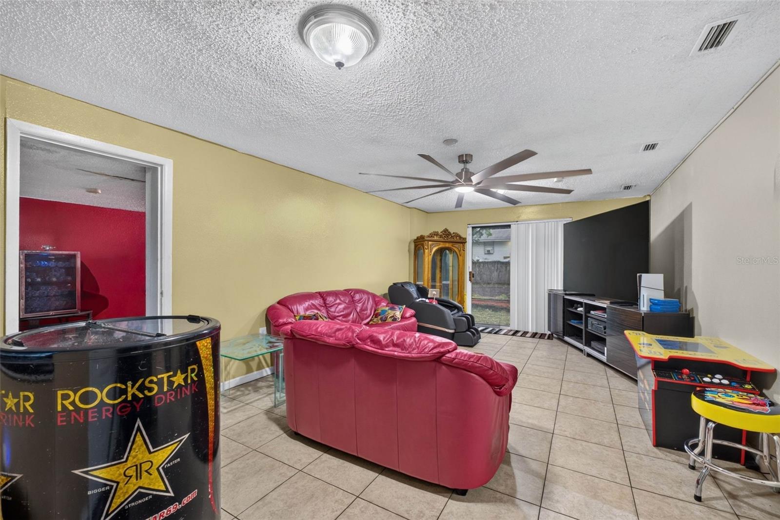 1302 E SLIGH AVE