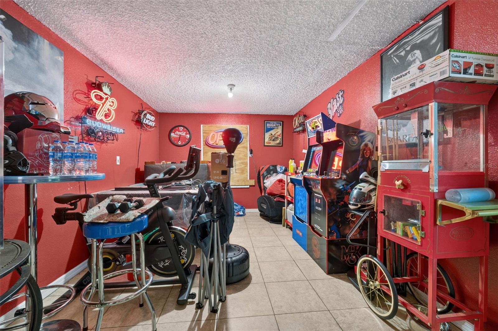 1302 E SLIGH AVE