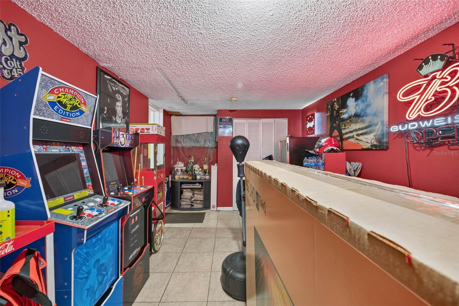 1302 E SLIGH AVE