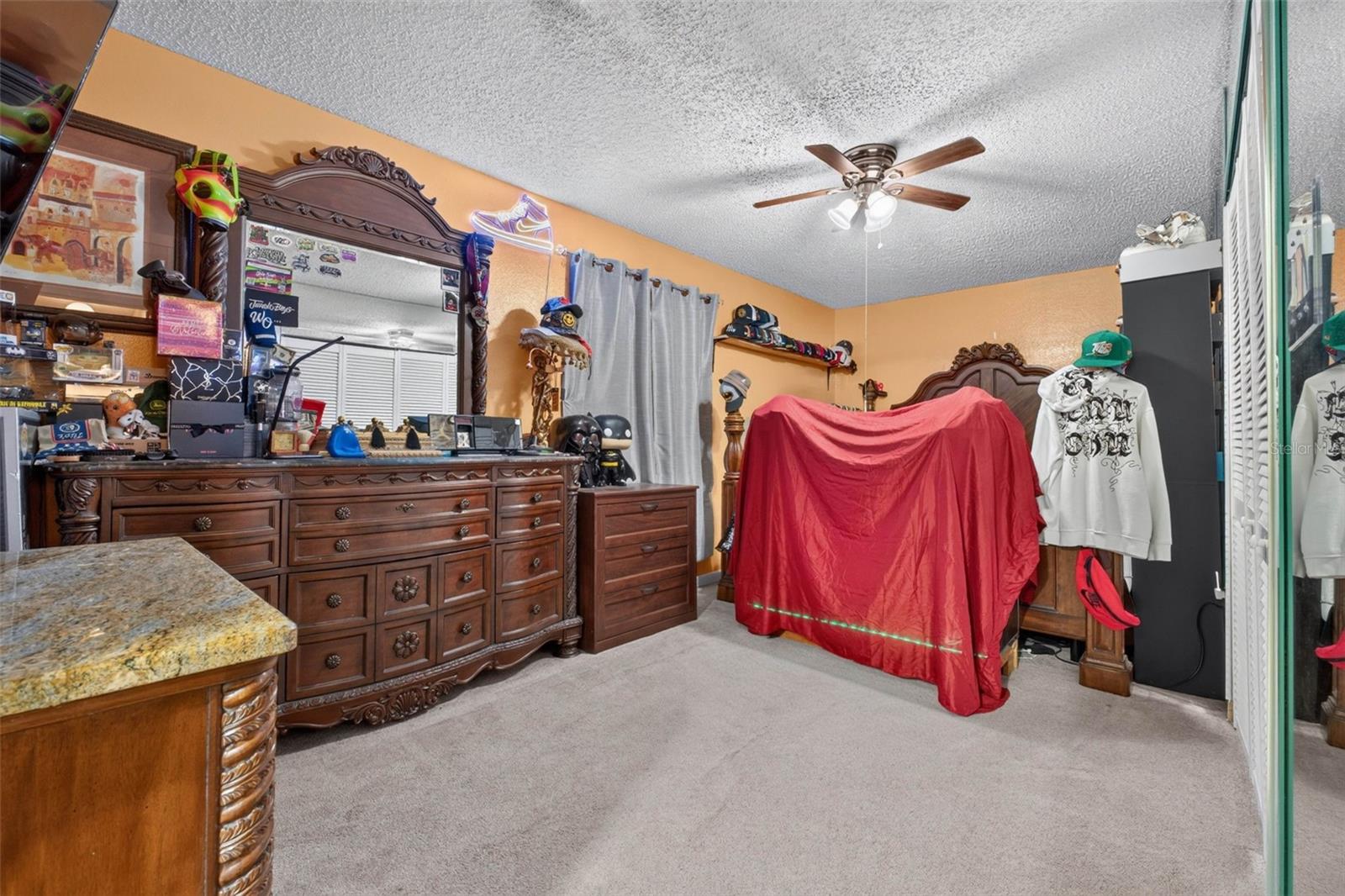 1302 E SLIGH AVE