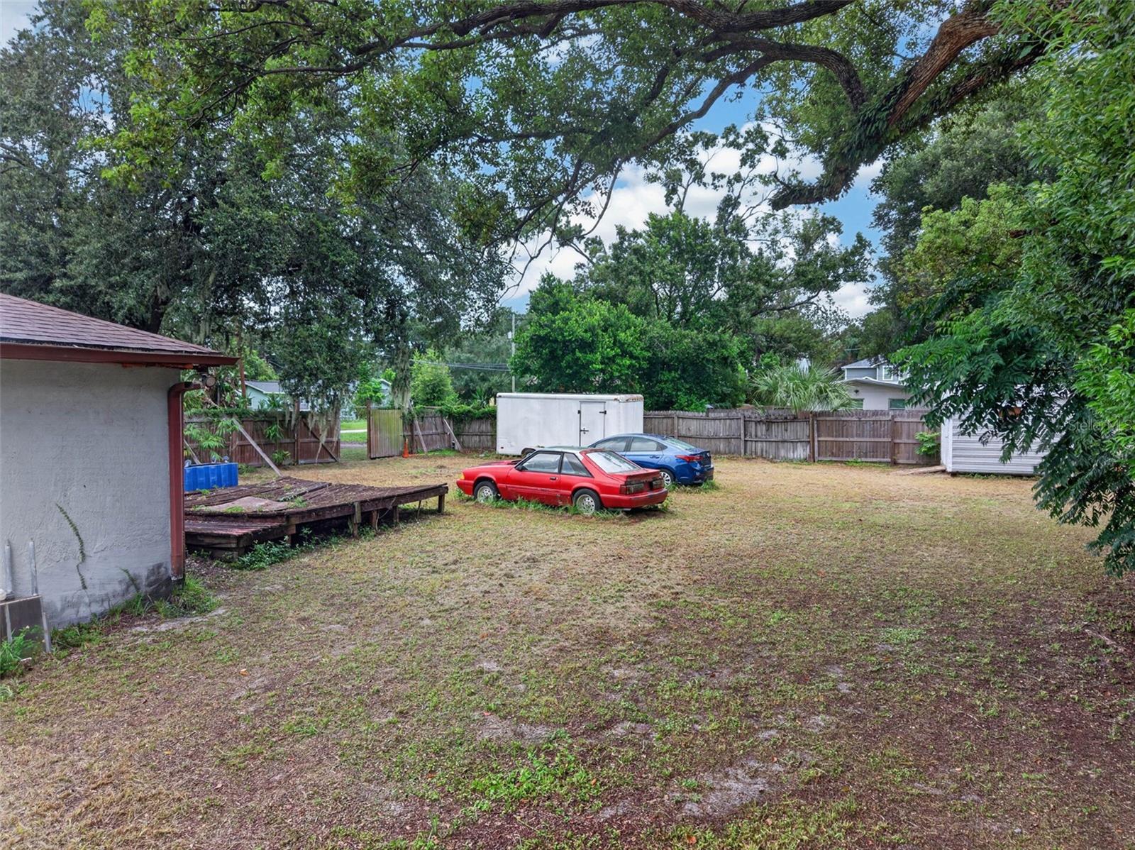 1302 E SLIGH AVE