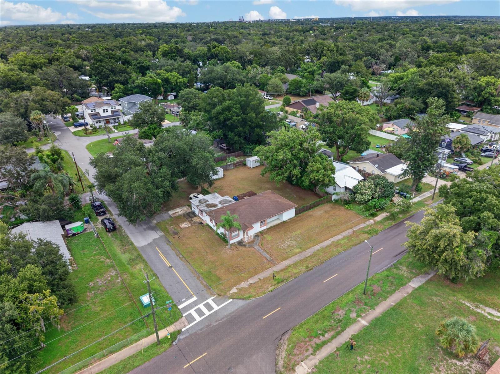 1302 E SLIGH AVE
