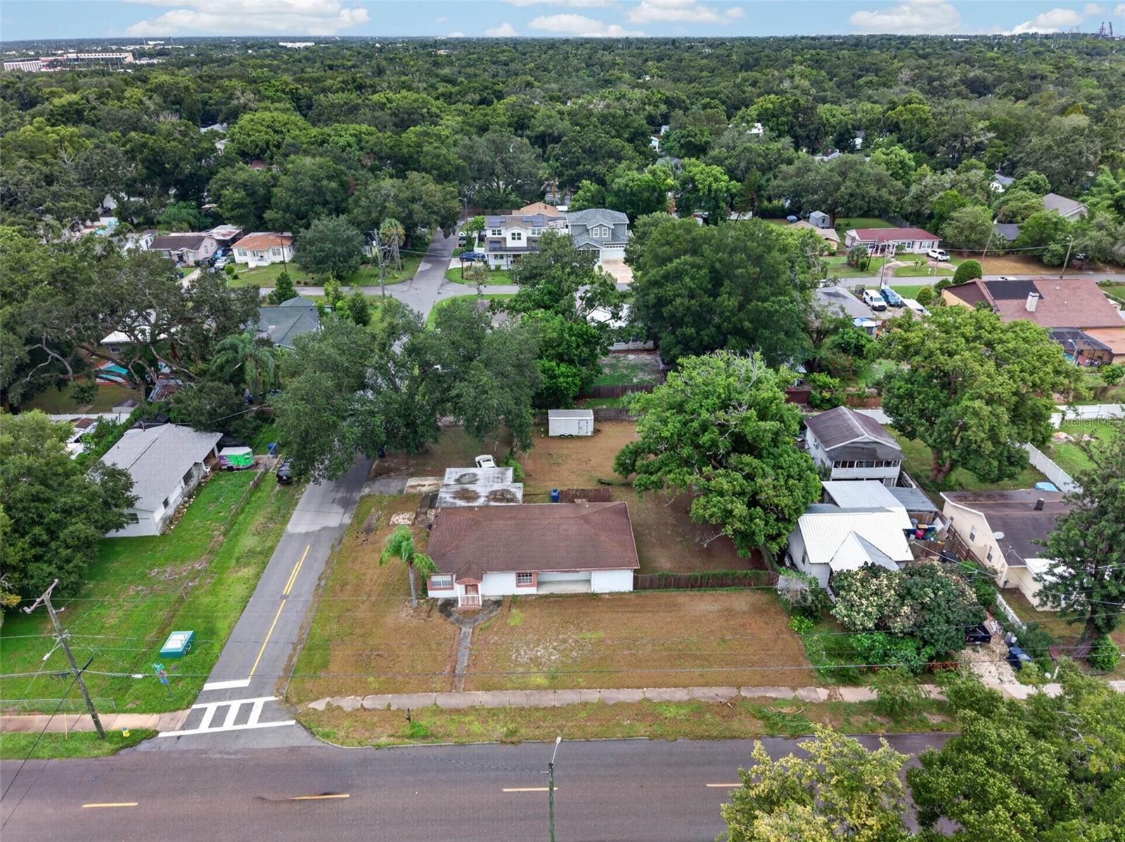 1302 E SLIGH AVE