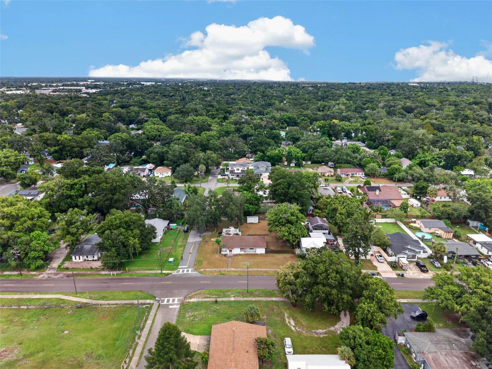 1302 E SLIGH AVE