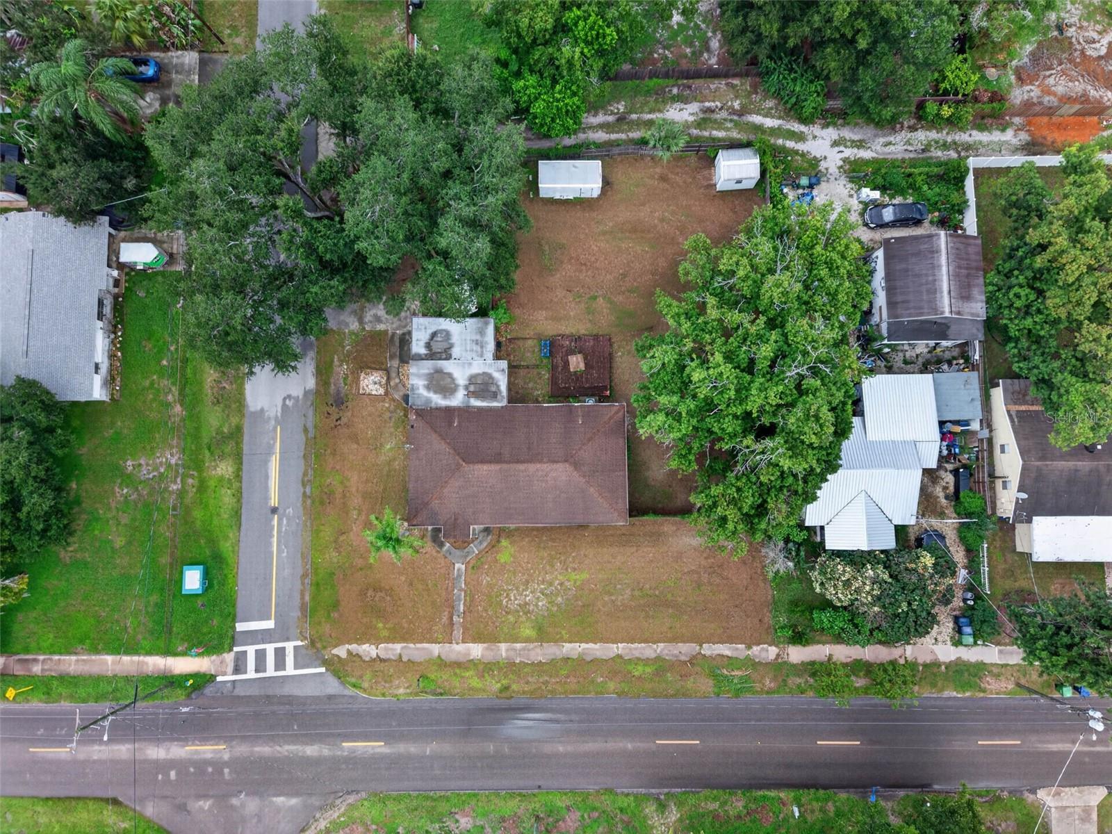 1302 E SLIGH AVE