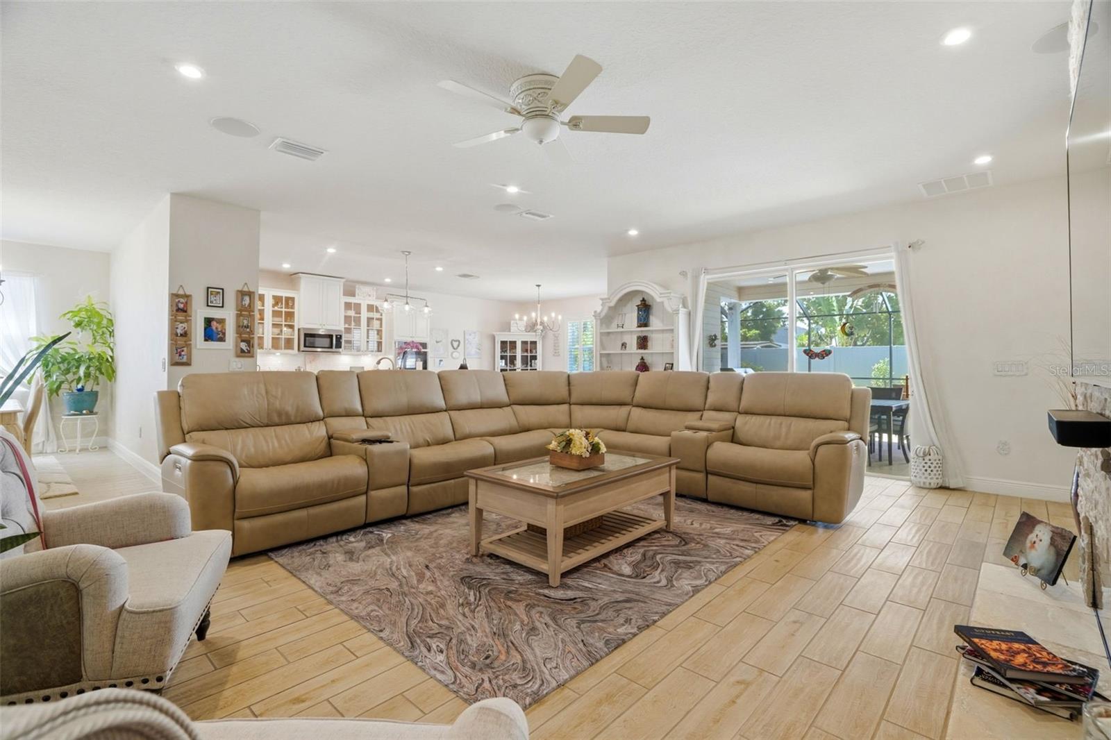 11750 LAKE LUCAYA DR
