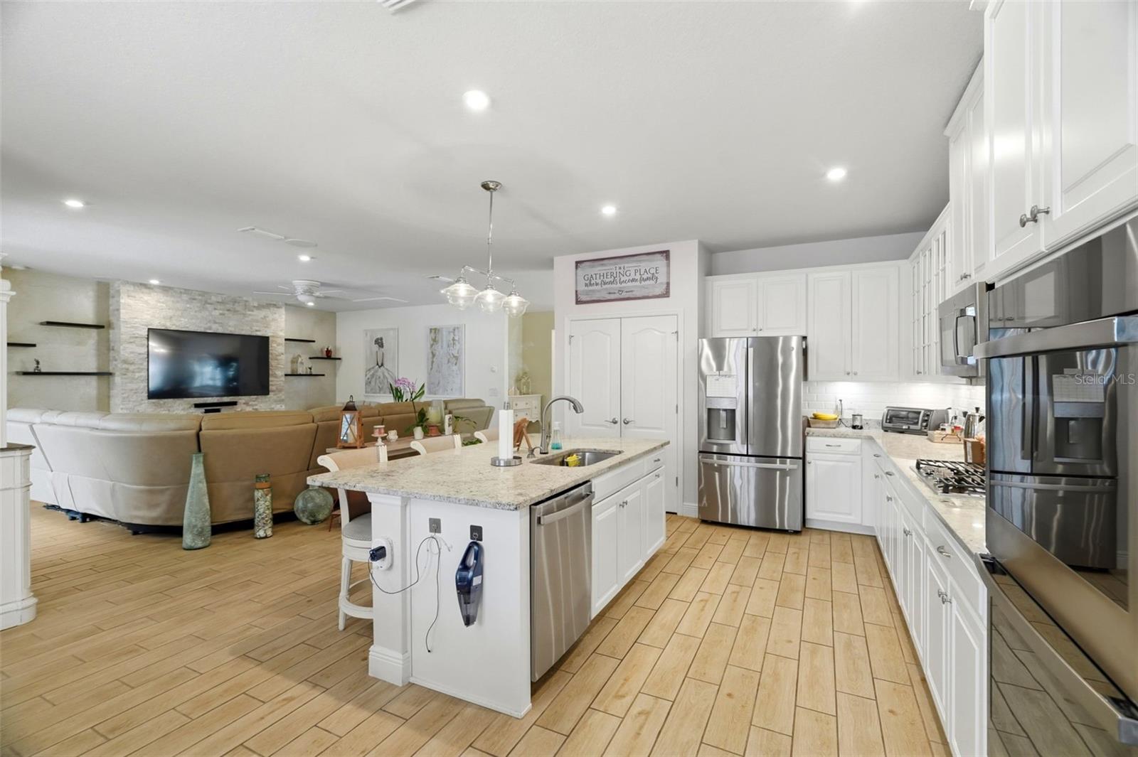 11750 LAKE LUCAYA DR