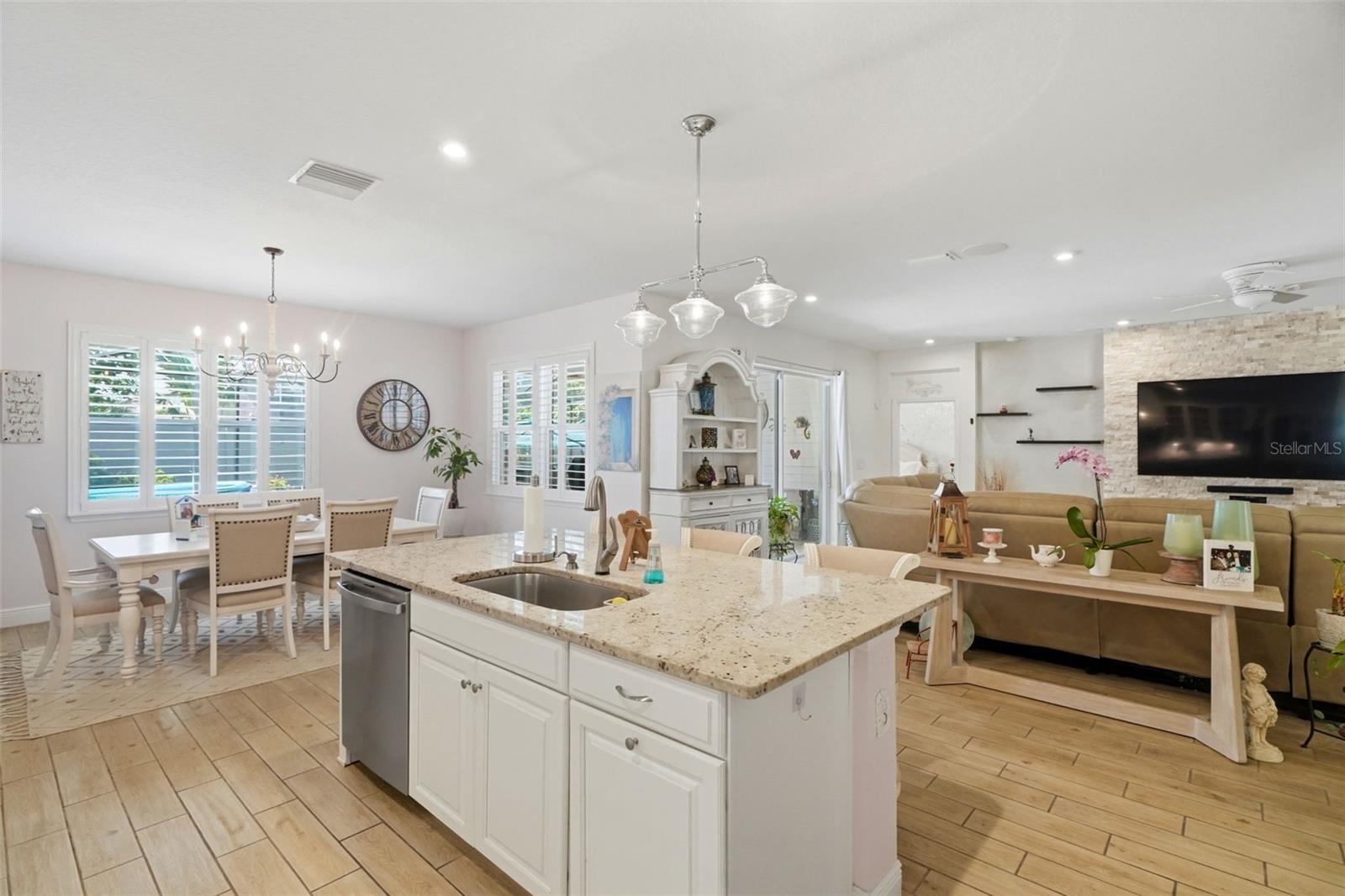11750 LAKE LUCAYA DR