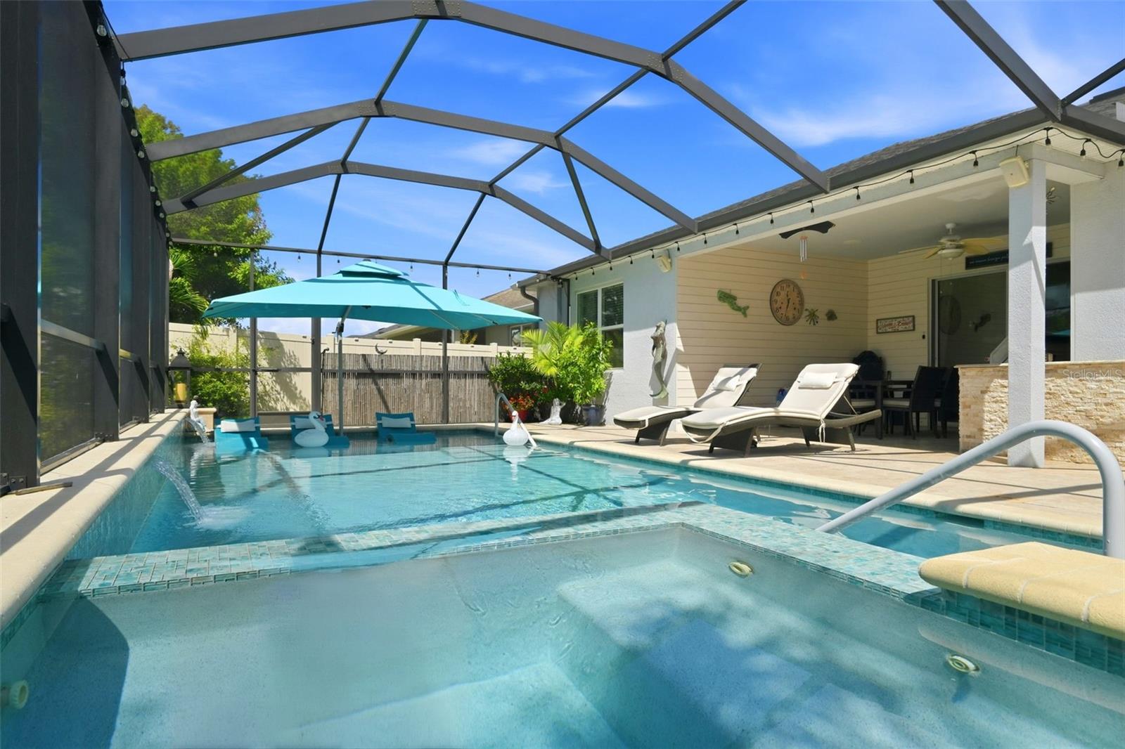 11750 LAKE LUCAYA DR