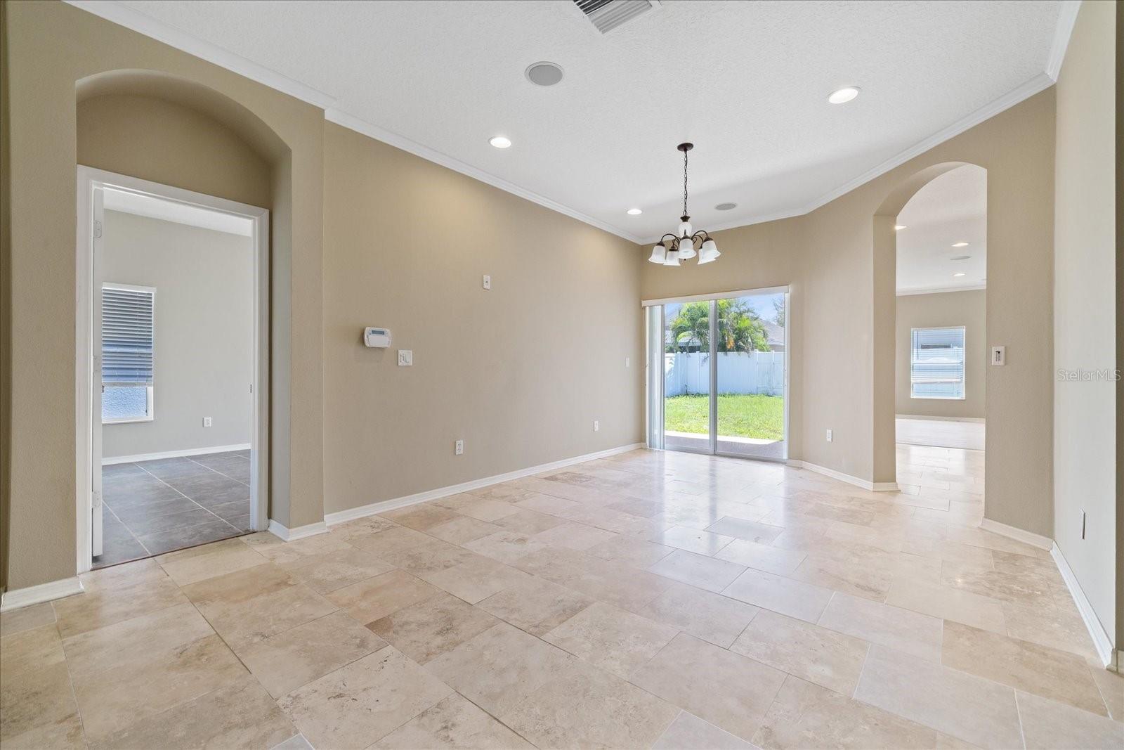 1833 MIRA LAGO CIR