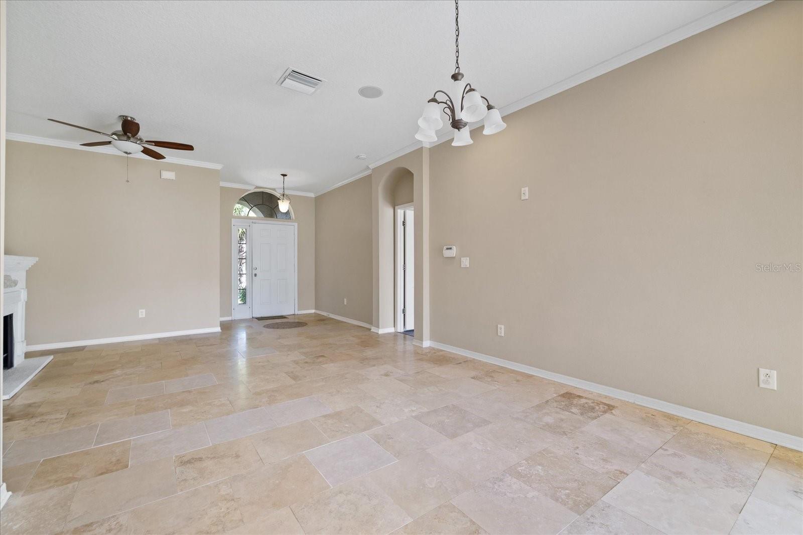 1833 MIRA LAGO CIR
