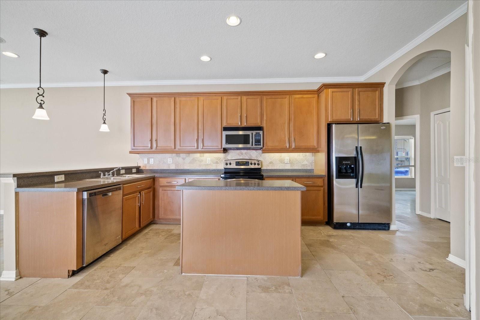 1833 MIRA LAGO CIR