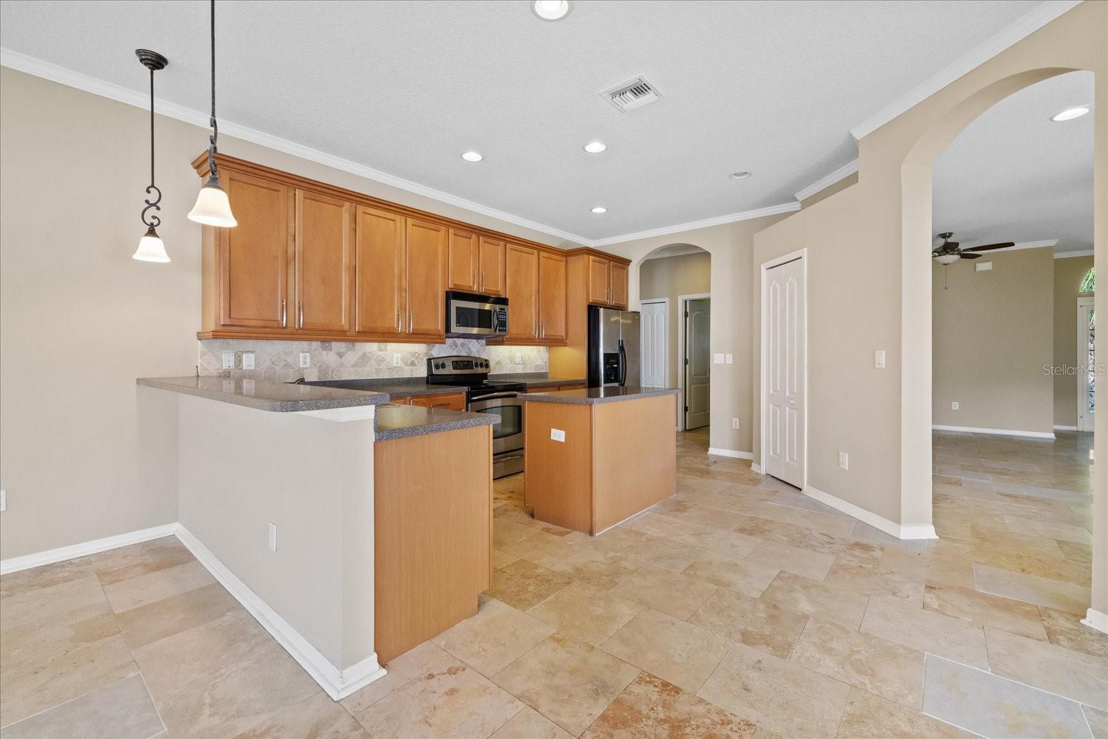 1833 MIRA LAGO CIR