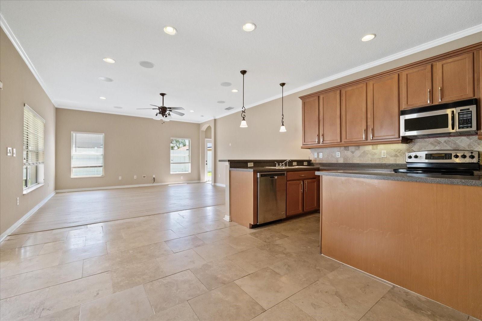 1833 MIRA LAGO CIR