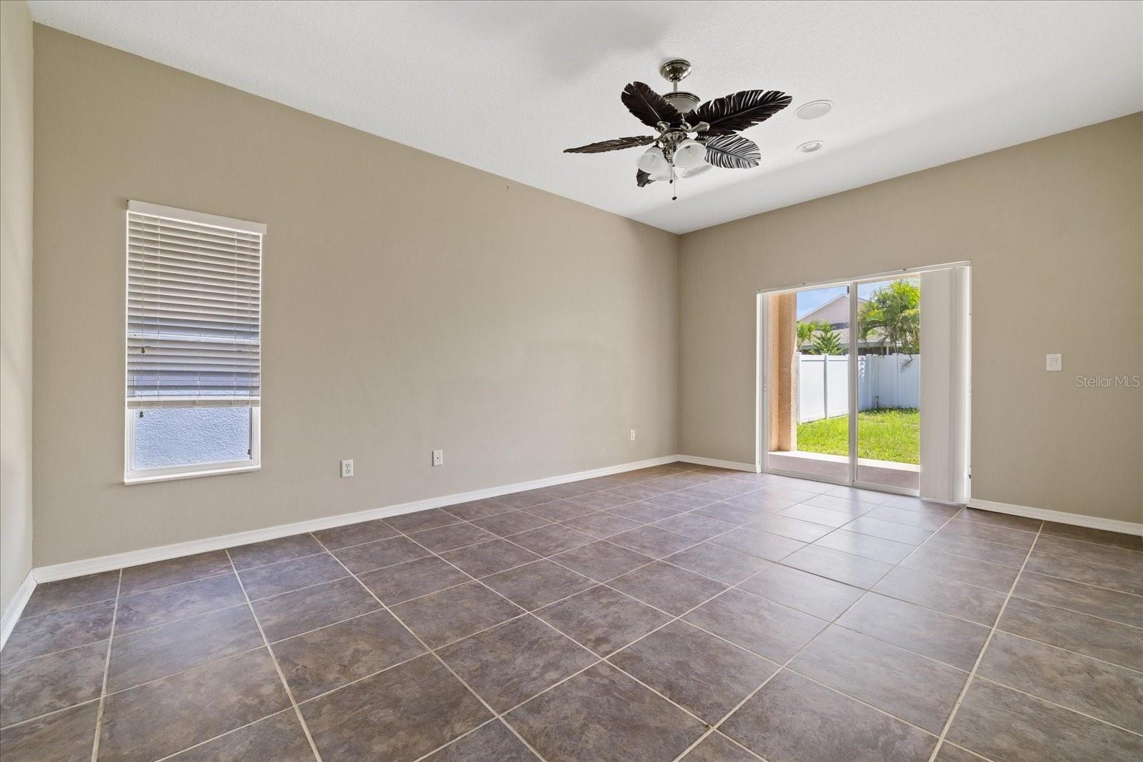 1833 MIRA LAGO CIR