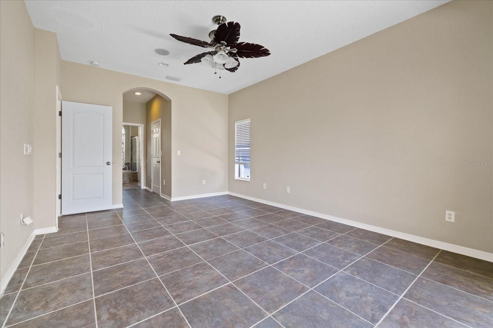 1833 MIRA LAGO CIR
