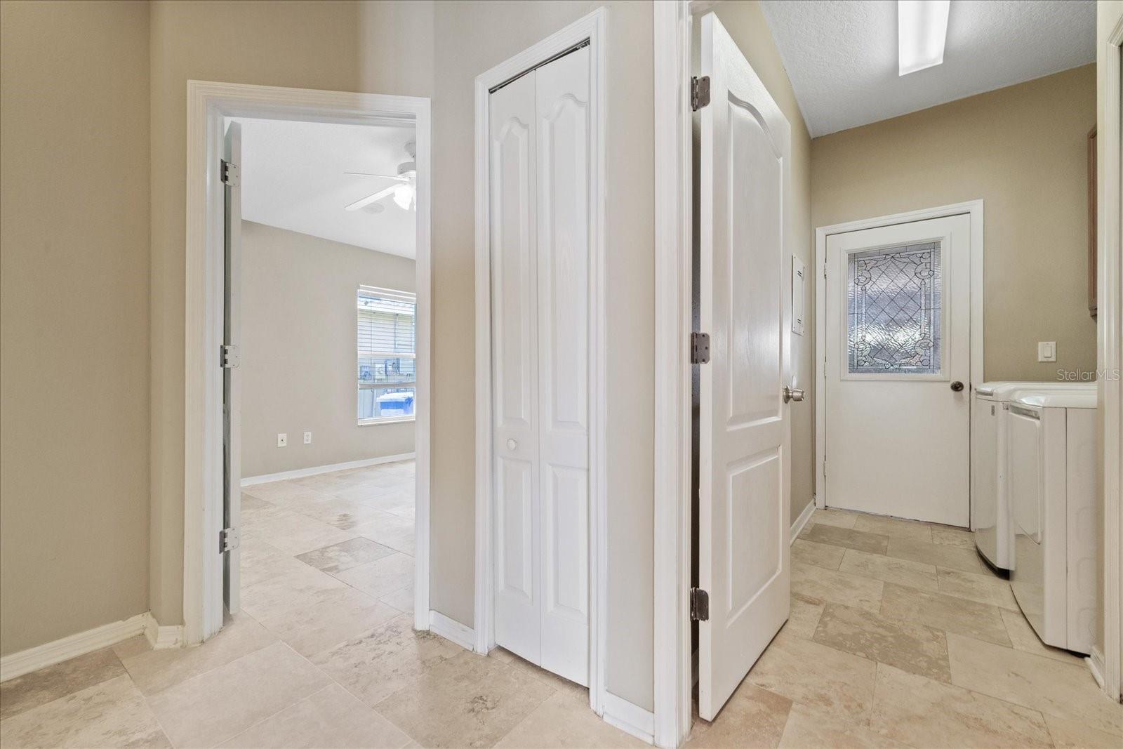 1833 MIRA LAGO CIR