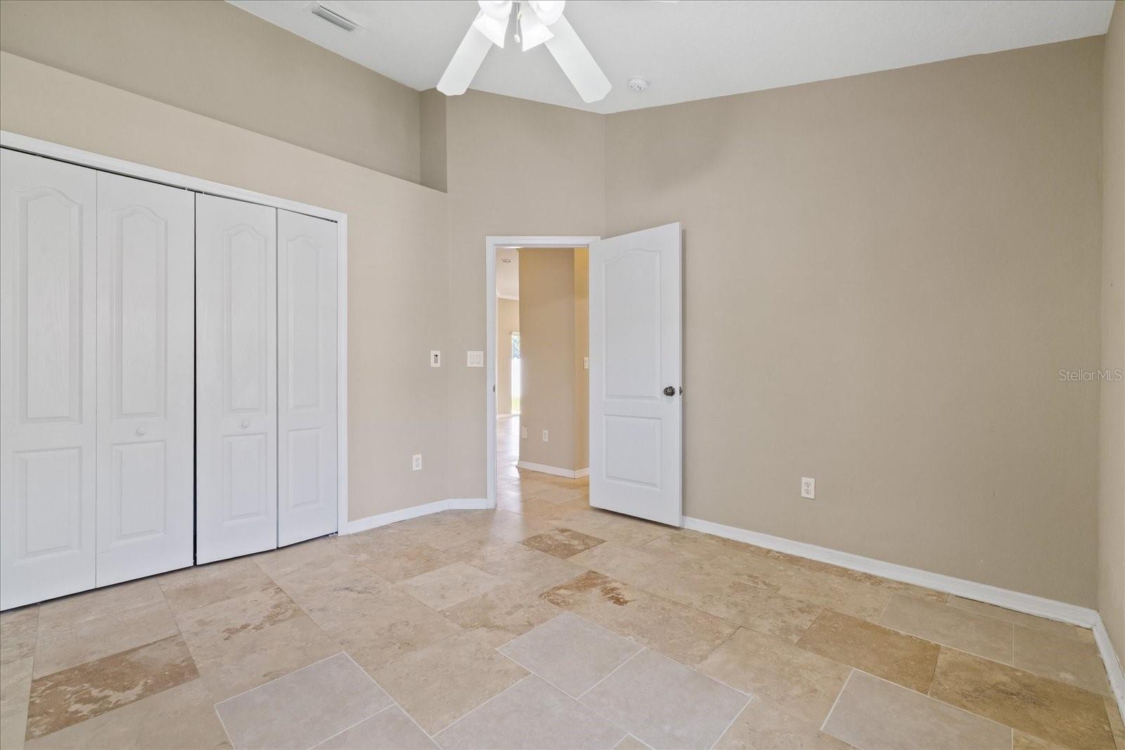 1833 MIRA LAGO CIR