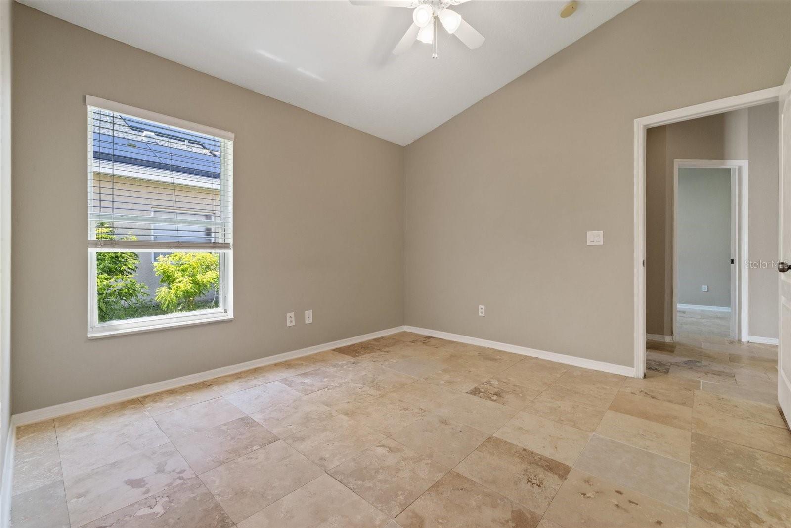 1833 MIRA LAGO CIR