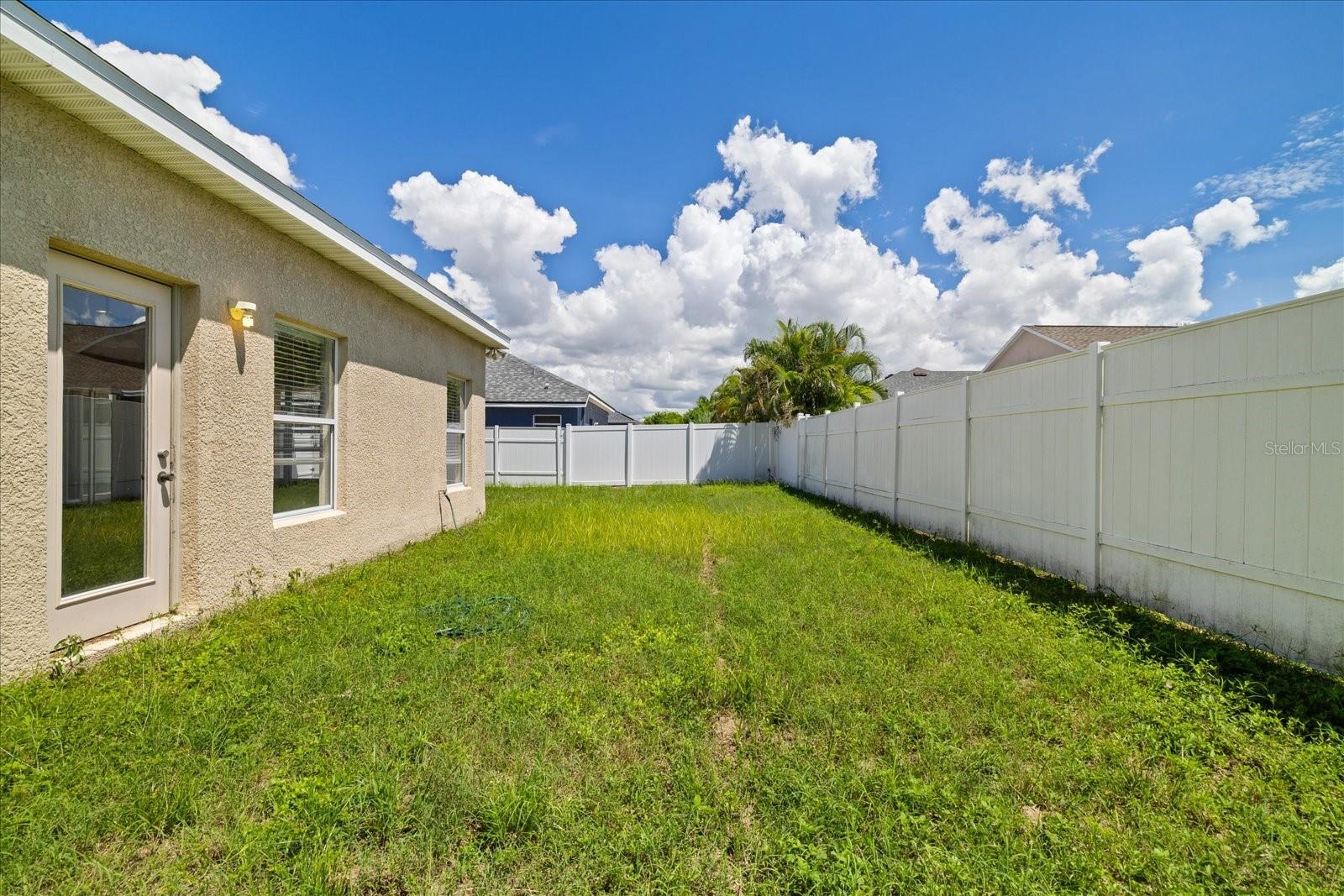 1833 MIRA LAGO CIR