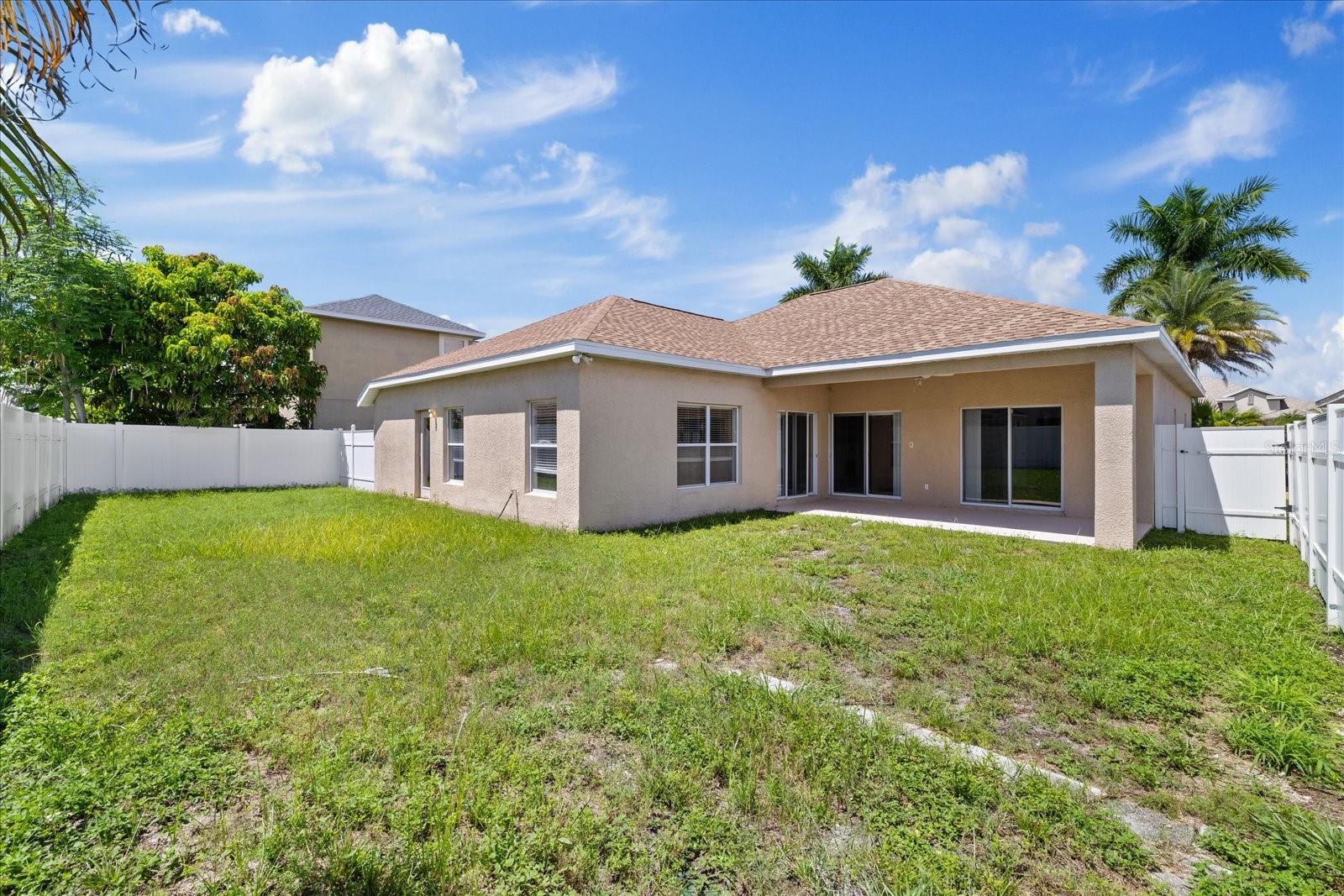 1833 MIRA LAGO CIR