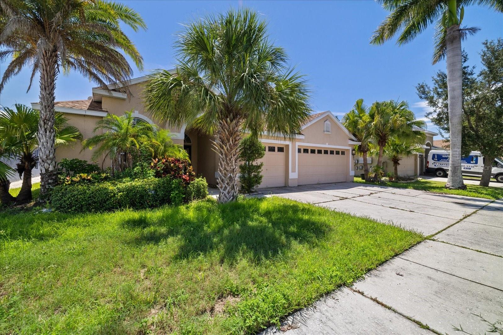 1833 MIRA LAGO CIR