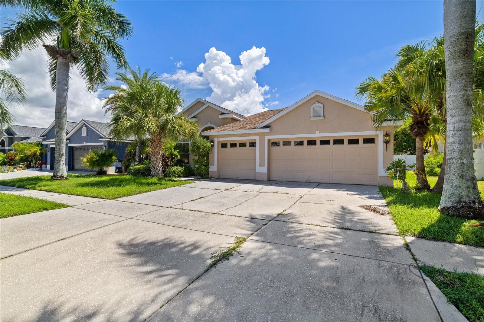 1833 MIRA LAGO CIR