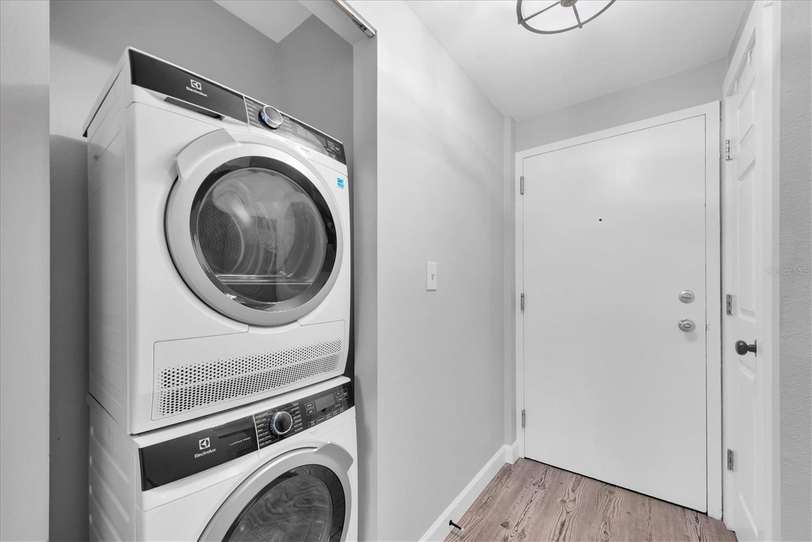 406 W CEDAR ST #403