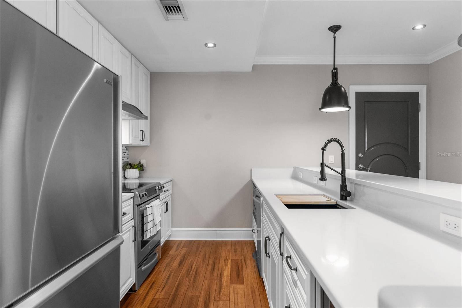 1238 E KENNEDY BLVD #501