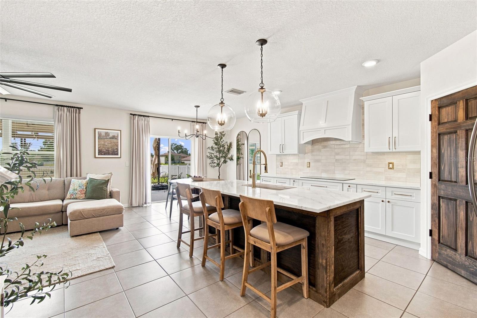 11833 MYRTLE ROCK DR