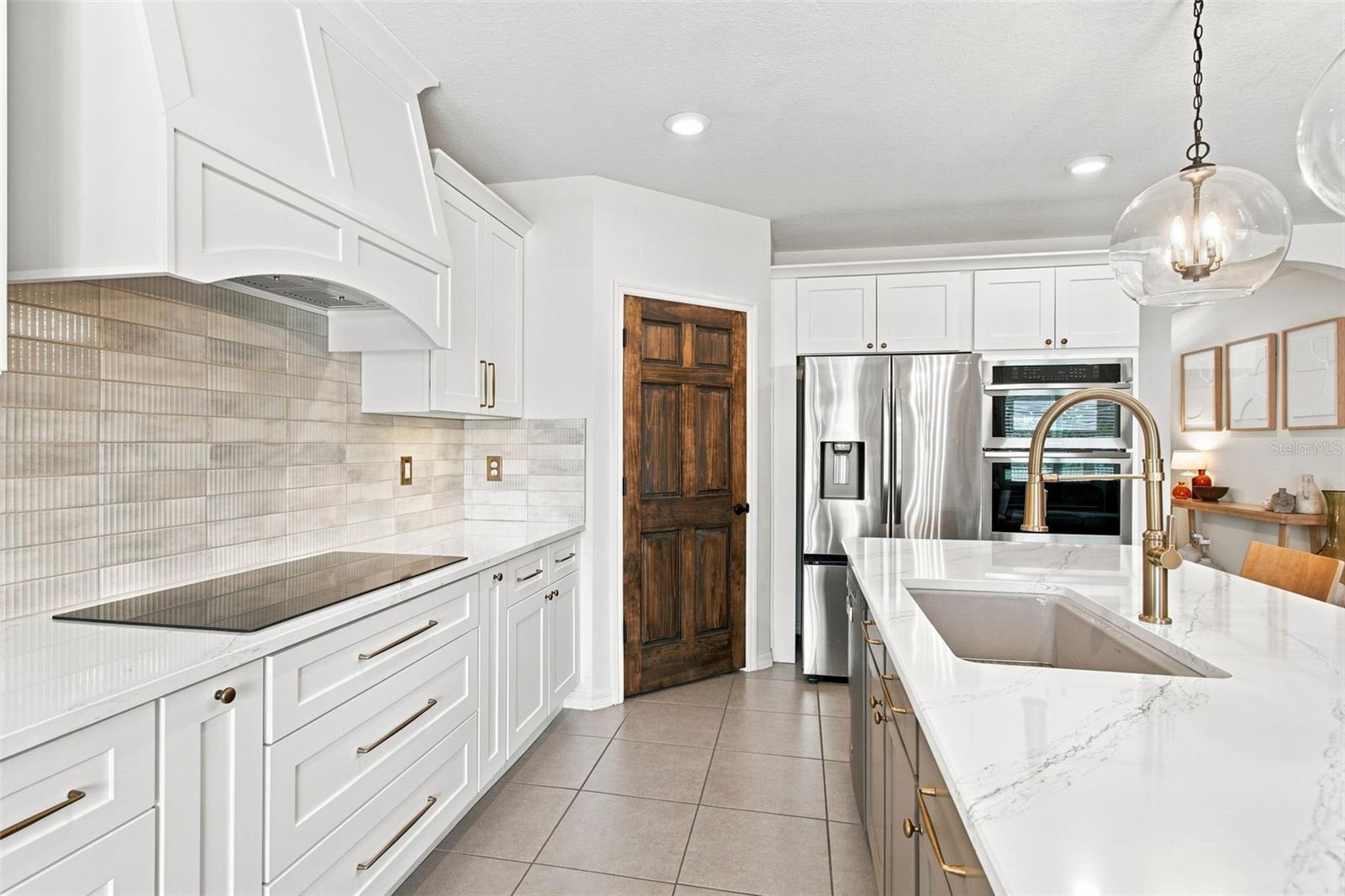 11833 MYRTLE ROCK DR