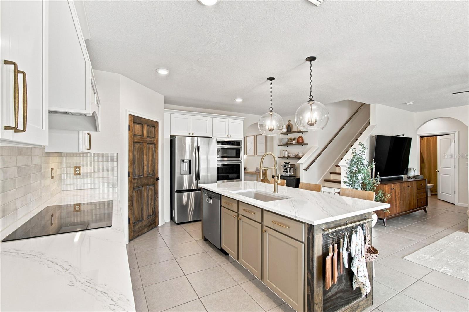 11833 MYRTLE ROCK DR