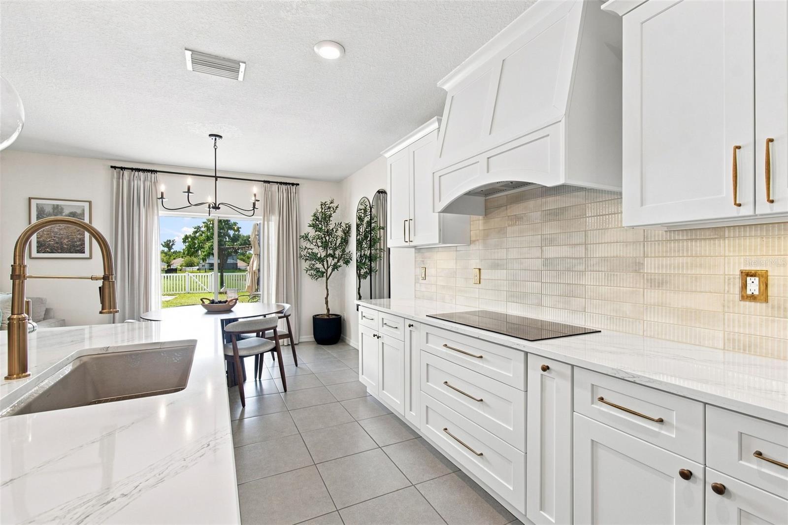 11833 MYRTLE ROCK DR