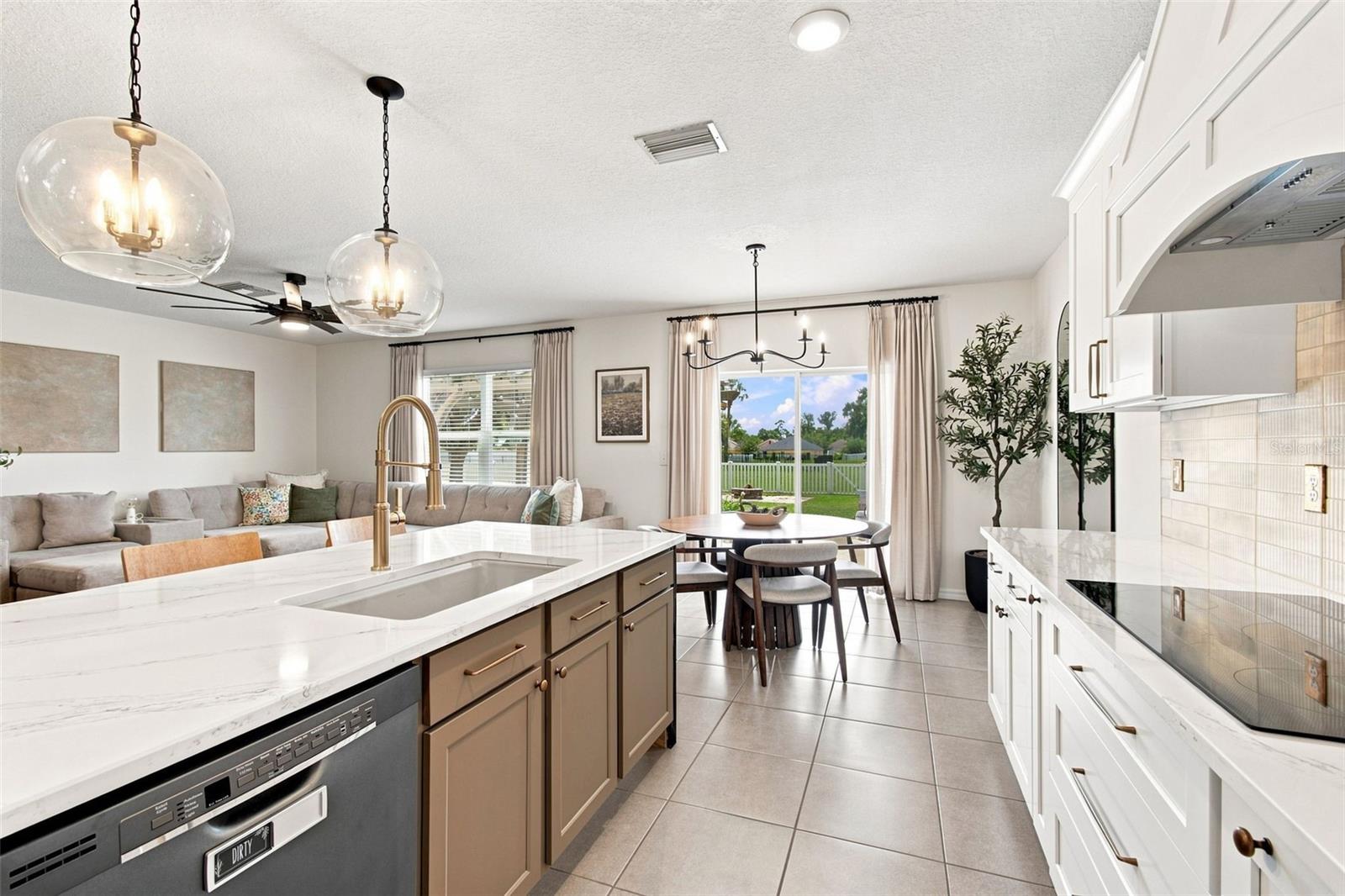 11833 MYRTLE ROCK DR